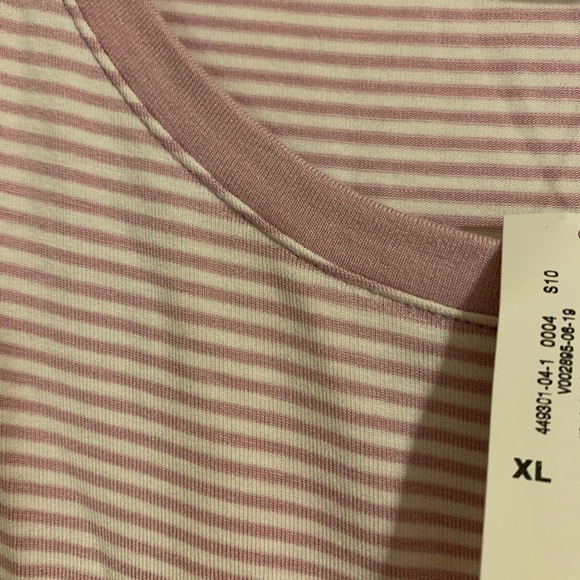 Old Navy Tee - Picture 3 of 4